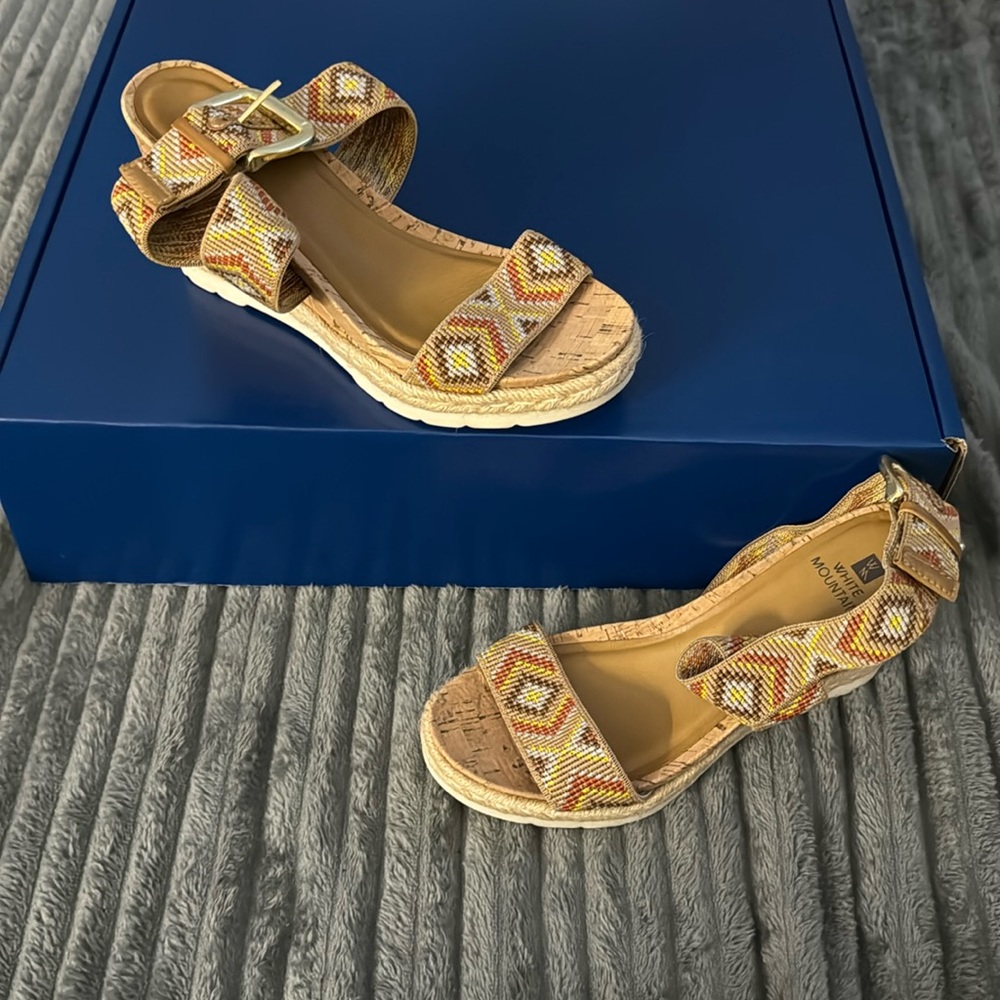 White Mountain tweed sandal wedges new wo tags never worn size 6.